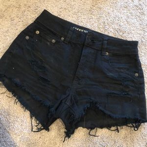 AMERICAN EAGLE BLACK SHORTS!